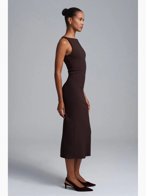 Vestido midi bodycon sem mangas com racha dilvin - Kiabi Vestido midi bodycon sem mangas com racha dilvin - Kiabi