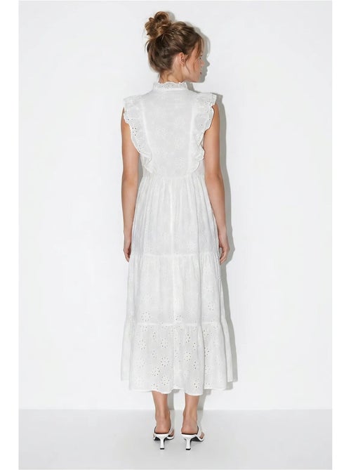 Vestido midi bordado em mistura de algodão lucci - Kiabi Vestido midi bordado em mistura de algodão lucci - Kiabi