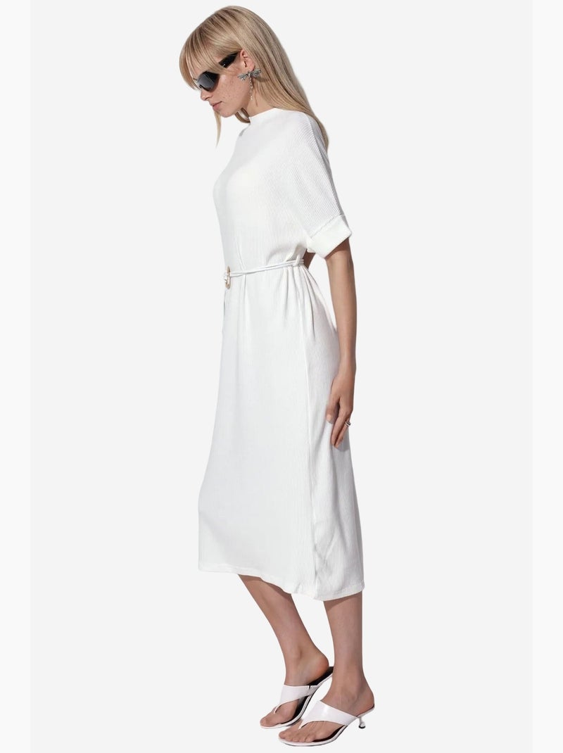 Vestido midi canelado com cinto busem Branco sujo - Kiabi