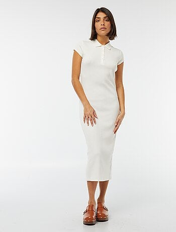 Vestido midi canelado com gola polo