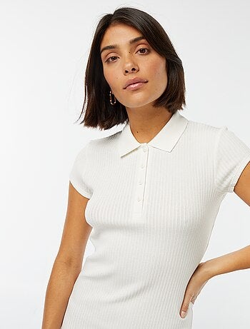 Vestido midi canelado com gola polo