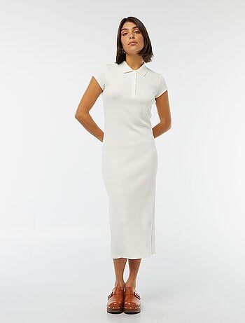 Vestido midi canelado com gola polo