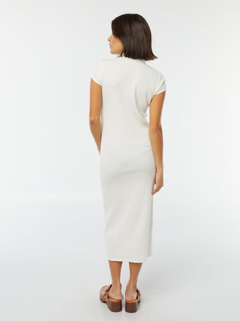 Vestido midi canelado com gola polo Branco - Kiabi