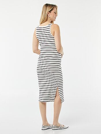 Vestido midi canelado liso com abertura para amamentação