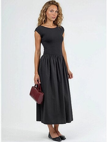 Vestido midi casual com decote redondo busem