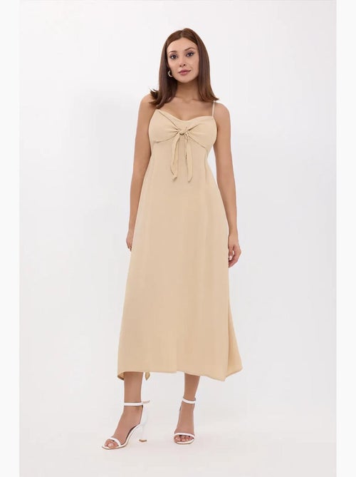 Vestido midi com alças finas e atilhos à frente hiccup - Kiabi Vestido midi com alças finas e atilhos à frente hiccup - Kiabi