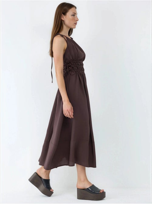 Vestido midi com alças franzidas busem - Kiabi Vestido midi com alças franzidas busem - Kiabi
