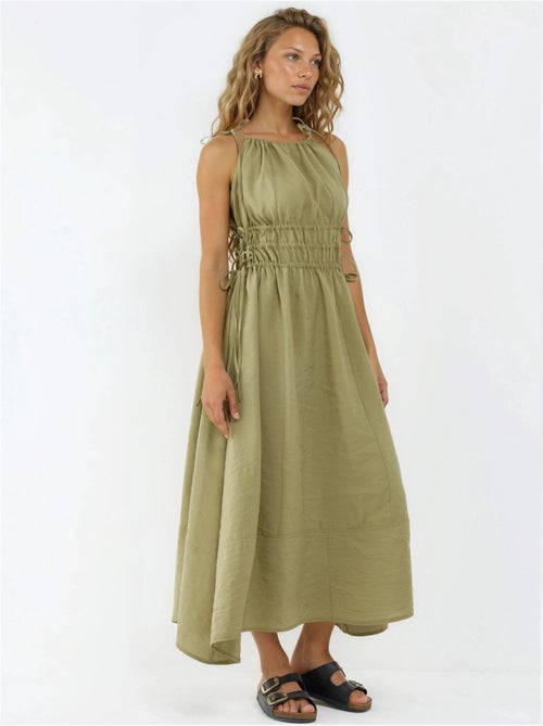 Vestido midi com alças franzidas busem - Kiabi Vestido midi com alças franzidas busem - Kiabi