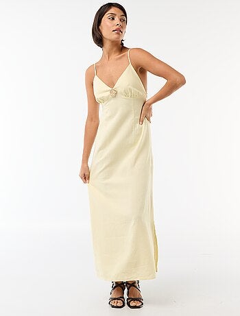 Vestido midi com bijuteria no decote