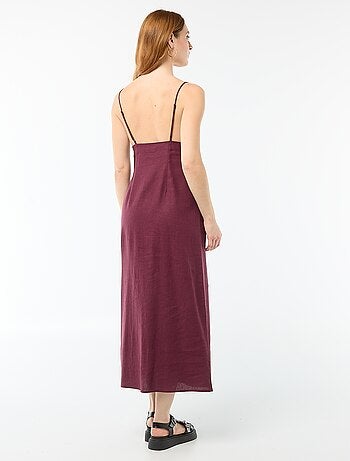 Vestido midi com bijuteria no decote