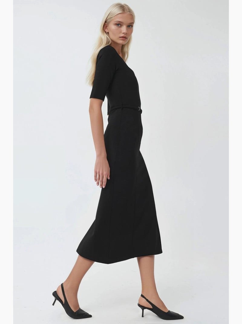 Vestido midi com cinto e decote quadrado busem Preto - Kiabi