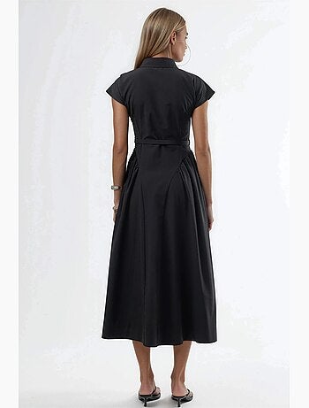Vestido midi com cinto e gola de camisa busem