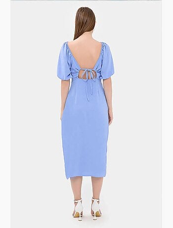 Vestido midi com decote em coração e racha lateral hiccup