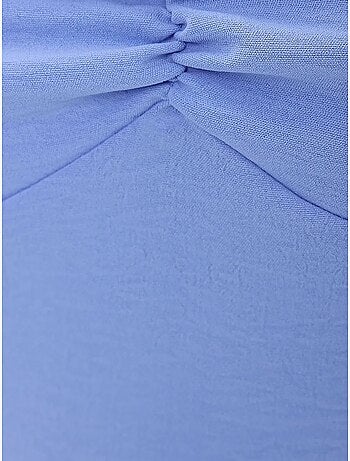 Vestido midi com decote em coração e racha lateral hiccup