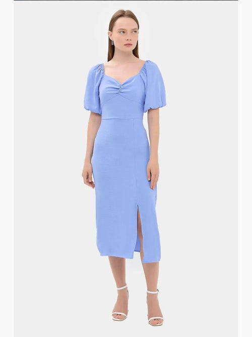 Vestido midi com decote em coração e racha lateral hiccup - Kiabi Vestido midi com decote em coração e racha lateral hiccup - Kiabi