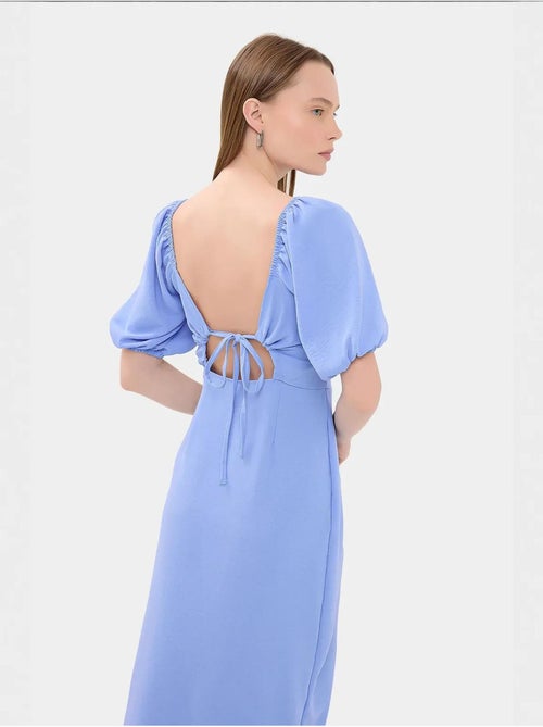 Vestido midi com decote em coração e racha lateral hiccup - Kiabi Vestido midi com decote em coração e racha lateral hiccup - Kiabi