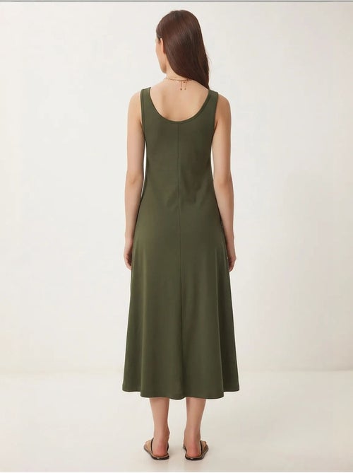 Vestido midi com decote em u istanbul - Kiabi Vestido midi com decote em u istanbul - Kiabi