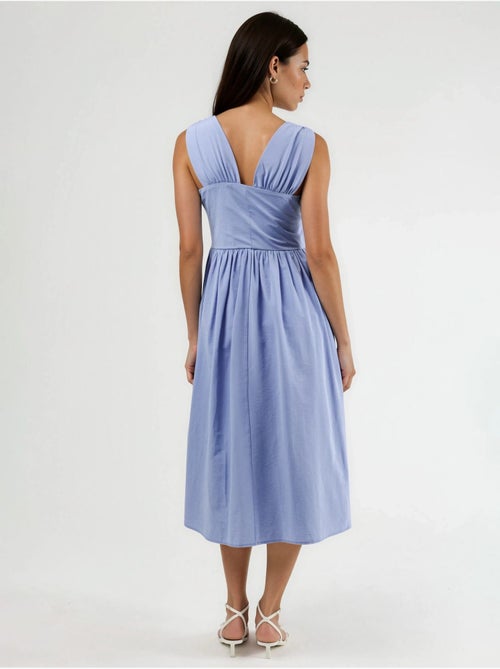 Vestido midi com decote em v e detalhe de laço busem - Kiabi Vestido midi com decote em v e detalhe de laço busem - Kiabi