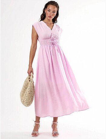 Vestido midi com decote em v e detalhe de laço busem