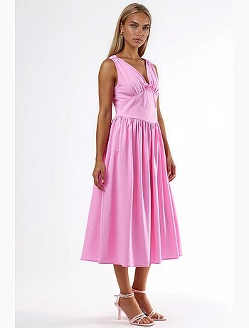 Vestido midi com decote em v e detalhe de laço busem