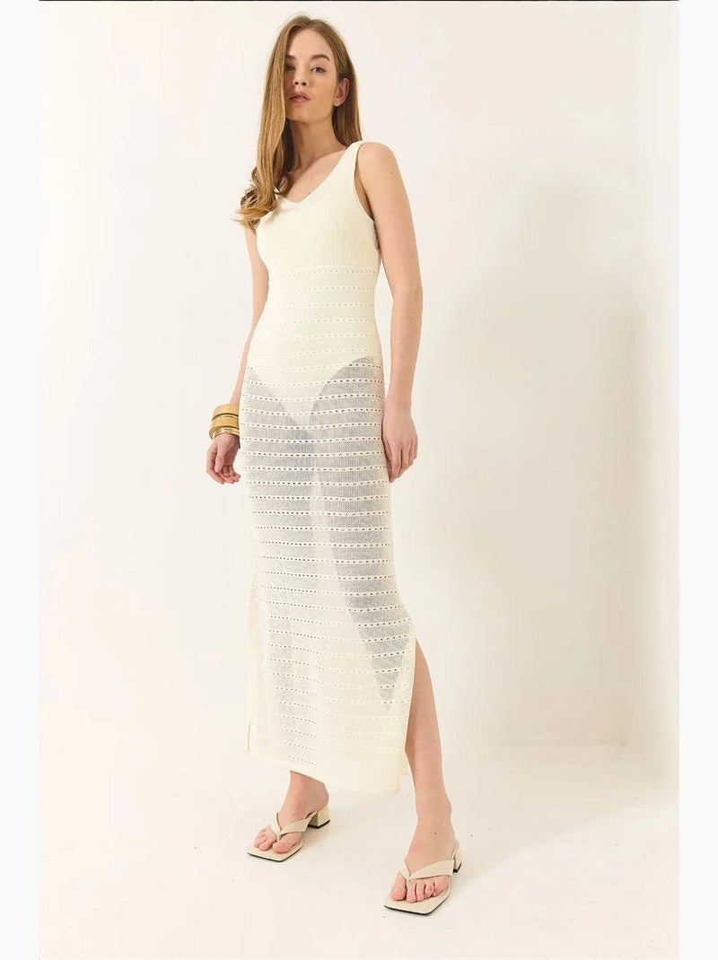 Vestido midi com decote em v e racha lucci Marfim - Kiabi