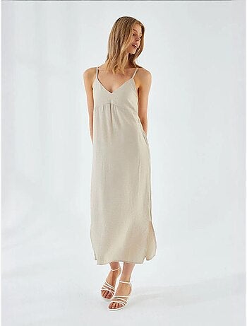 Vestido midi com decote em v e racha mixray