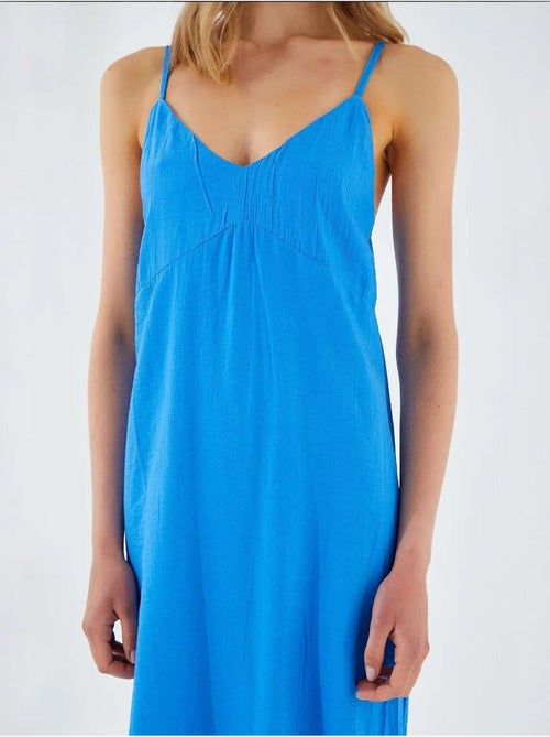 Vestido midi com decote em v e racha mixray - Kiabi Vestido midi com decote em v e racha mixray - Kiabi