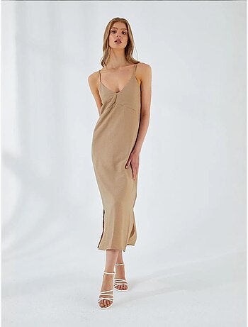 Vestido midi com decote em v e racha mixray