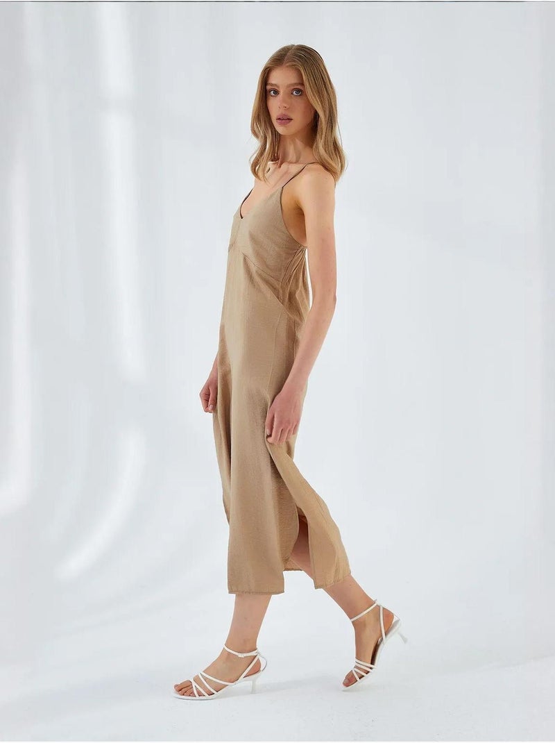 Vestido midi com decote em v e racha mixray Bege-argila - Kiabi