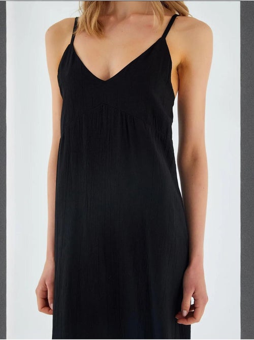 Vestido midi com decote em v e racha mixray - Kiabi Vestido midi com decote em v e racha mixray - Kiabi