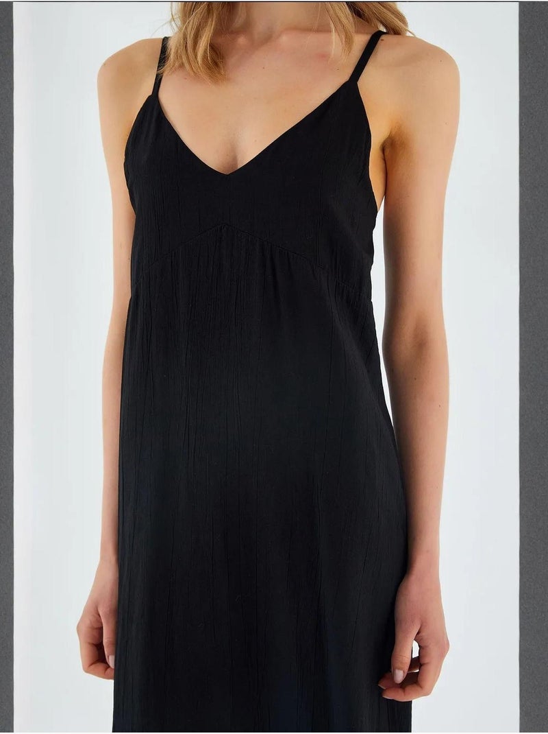 Vestido midi com decote em v e racha mixray Preto - Kiabi