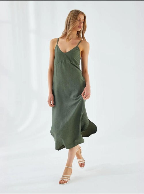 Vestido midi com decote em v e racha mixray - Kiabi Vestido midi com decote em v e racha mixray - Kiabi