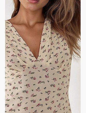 Vestido midi com decote em v floral hiccup