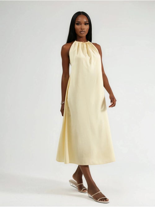 Vestido midi com decote halter busem - Kiabi Vestido midi com decote halter busem - Kiabi