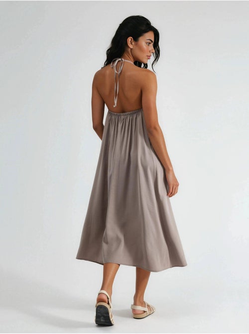 Vestido midi com decote halter busem - Kiabi Vestido midi com decote halter busem - Kiabi