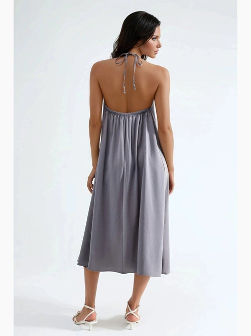 Vestido midi com decote halter busem - Kiabi Vestido midi com decote halter busem - Kiabi