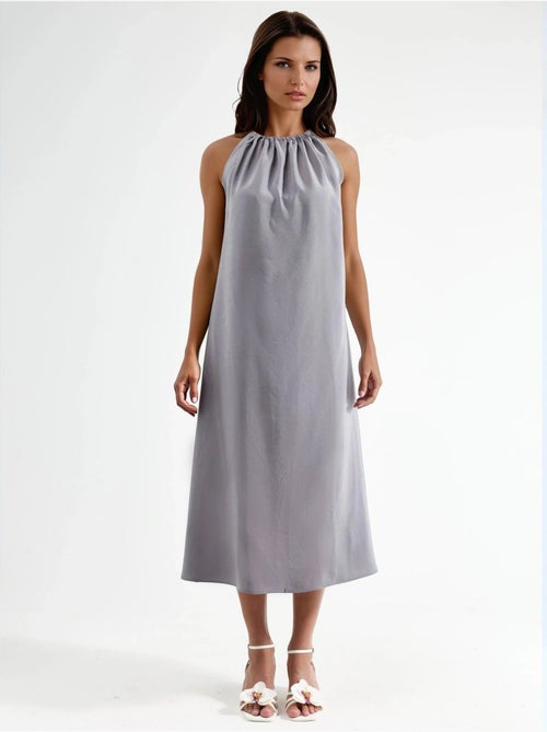 Vestido midi com decote halter busem - Kiabi Vestido midi com decote halter busem - Kiabi