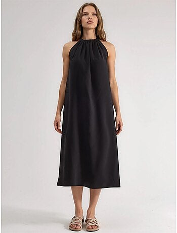 Vestido midi com decote halter busem