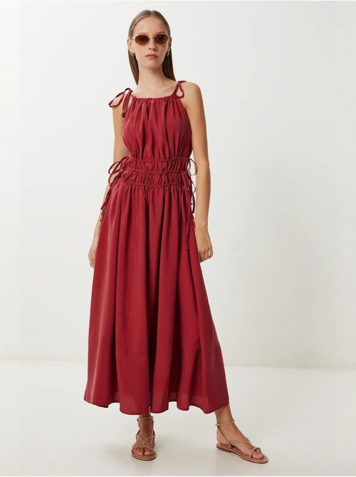 Vestido midi com decote halter e detalhe de atar istanbul - Kiabi Vestido midi com decote halter e detalhe de atar istanbul - Kiabi