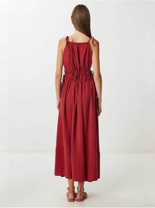 Vestido midi com decote halter e detalhe de atar istanbul - Kiabi Vestido midi com decote halter e detalhe de atar istanbul - Kiabi