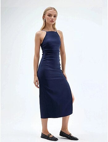 Vestido midi com decote halter e racha hiccup