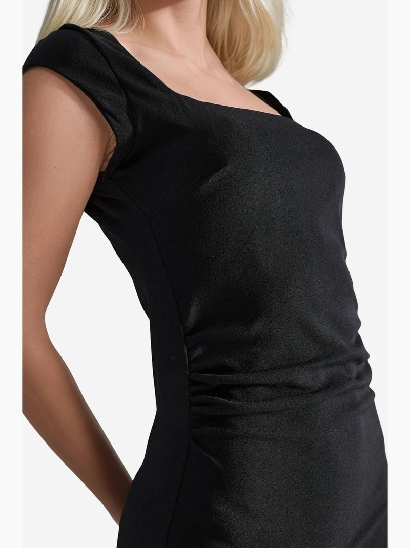 Vestido midi com decote quadrado e detalhe de racha busem Preto - Kiabi