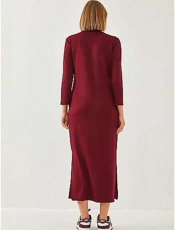 Vestido midi com decote redondo, manga comprida e racha lucci