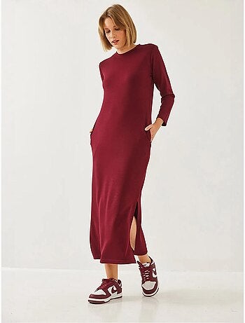 Vestido midi com decote redondo, manga comprida e racha lucci