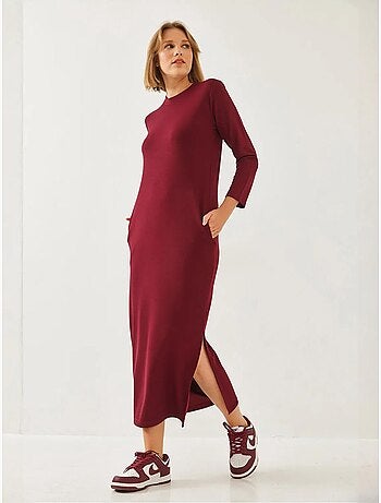 Vestido midi com decote redondo, manga comprida e racha lucci