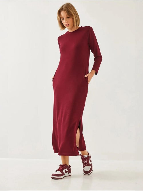Vestido midi com decote redondo, manga comprida e racha lucci - Kiabi Vestido midi com decote redondo, manga comprida e racha lucci - Kiabi