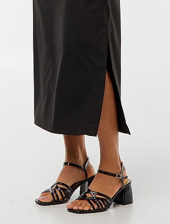 Vestido midi com efeito cruzado à frente