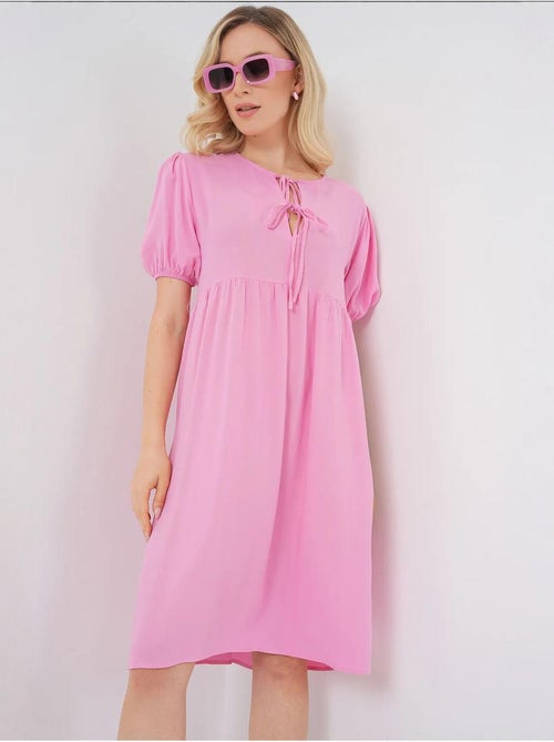 Vestido midi com fecho de laço bdart - Kiabi Vestido midi com fecho de laço bdart - Kiabi