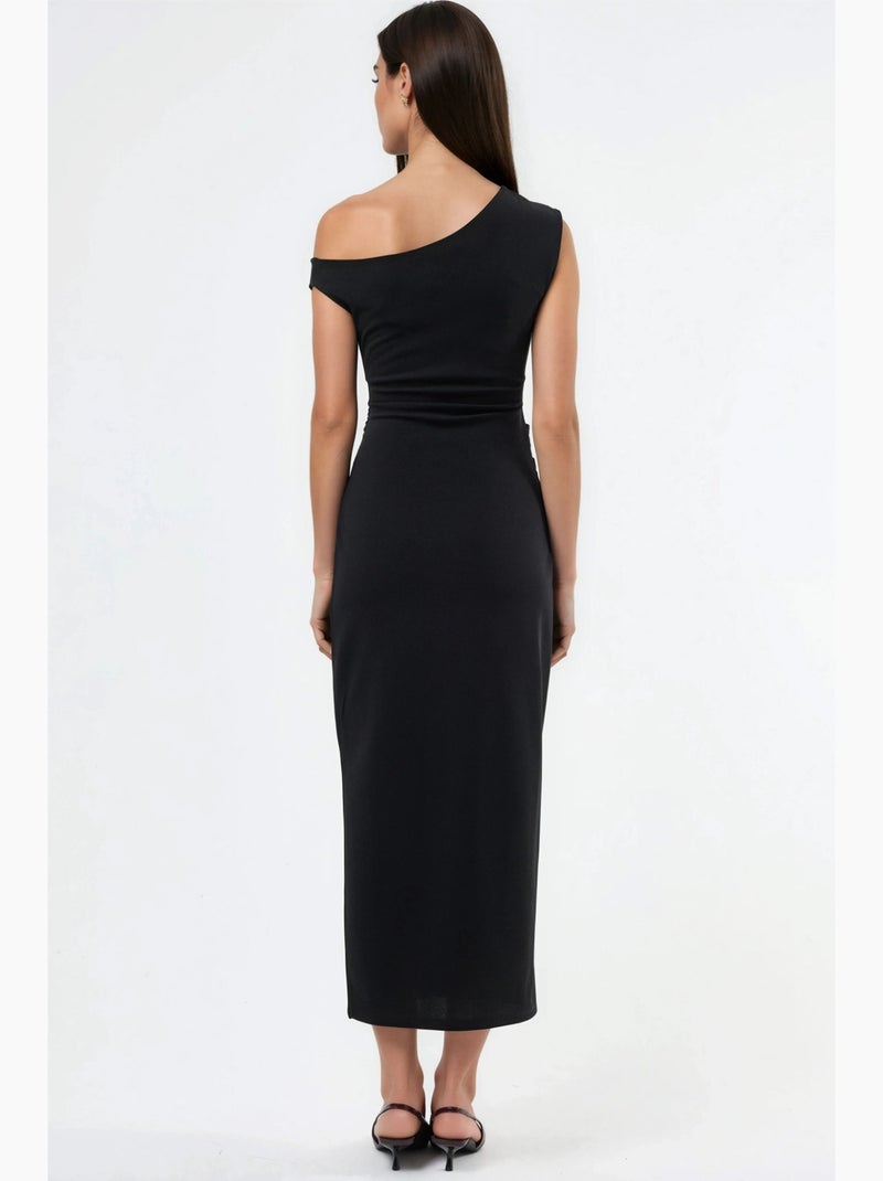Vestido midi com gola assimétrica e detalhes de acessório busem Preto - Kiabi