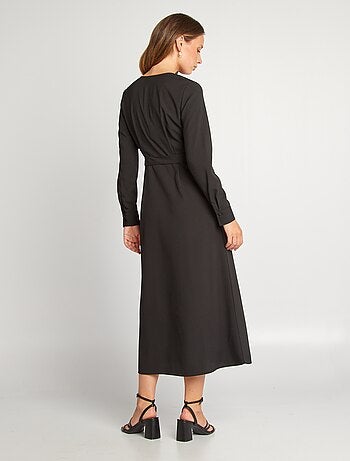 Vestido midi com gola cruzada